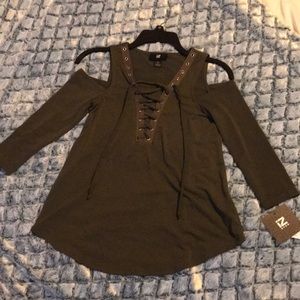 3/🔟 Girls XS olive colored off the shoulder top